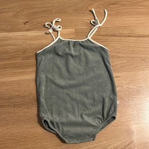 Rylee + Cru sage green romper size 2-3 year